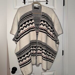 On Blue Women’s Patterned Soft Poncho Cardigan